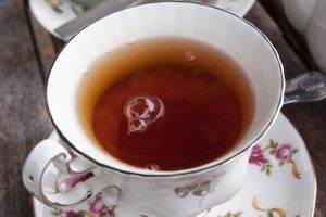 6 accords étonnants de thé et d'alcool